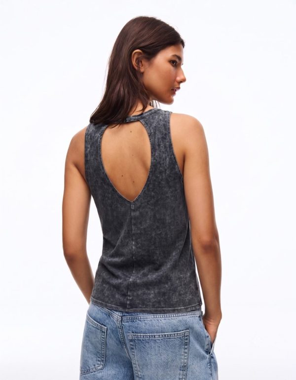 S005 Musculosa espalda abierta Nevada
